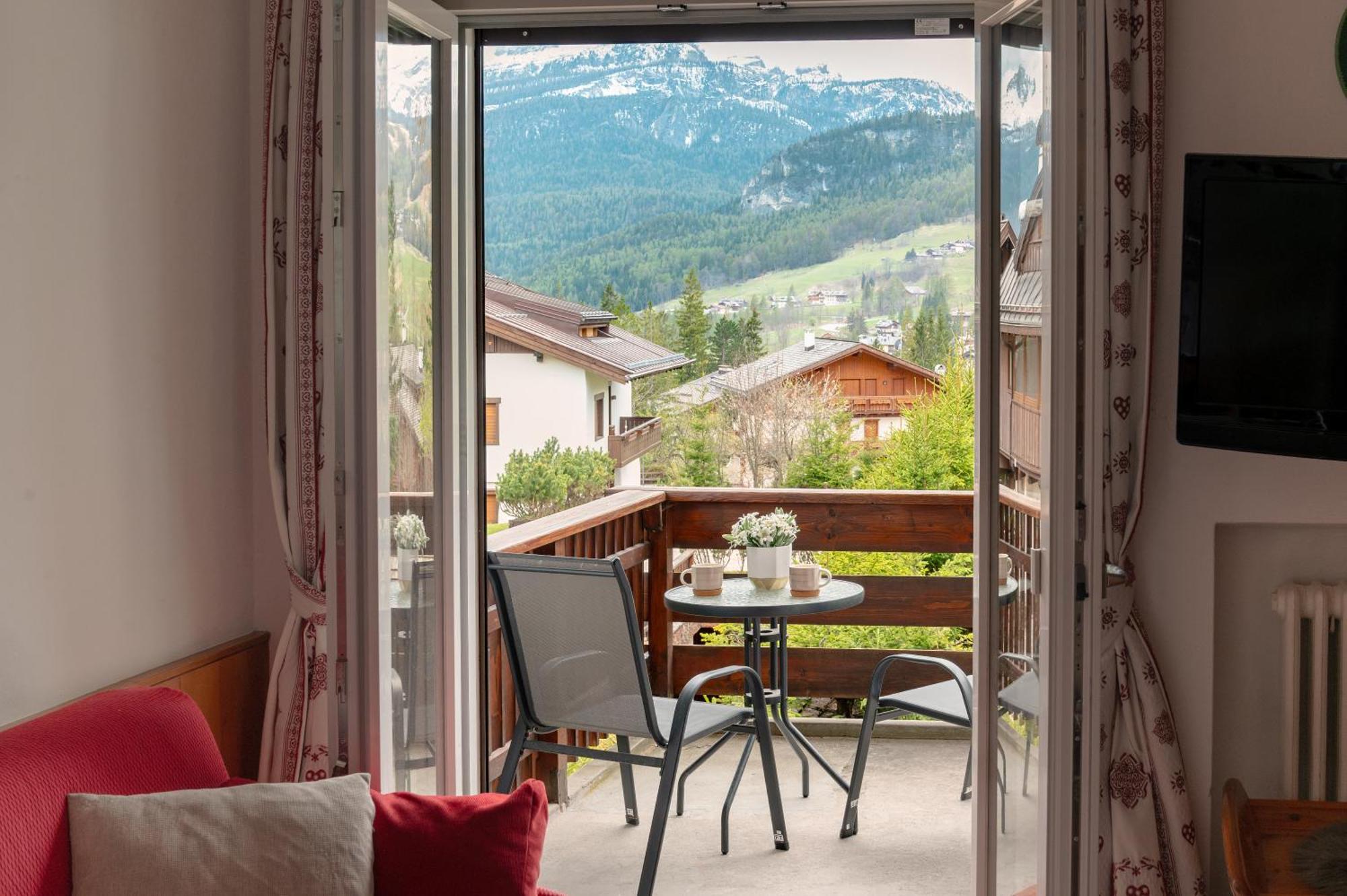 Cortina-House Apartment กอร์ตินาดัมเปซโซ ภายนอก รูปภาพ